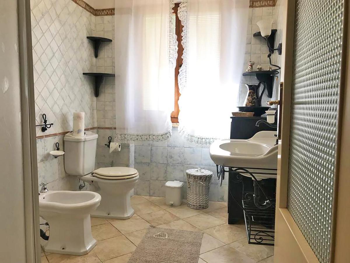 Casa In Campagna A Tre Chilometri Dal Mare Con Parcheggio Privato Querceta Exterior foto