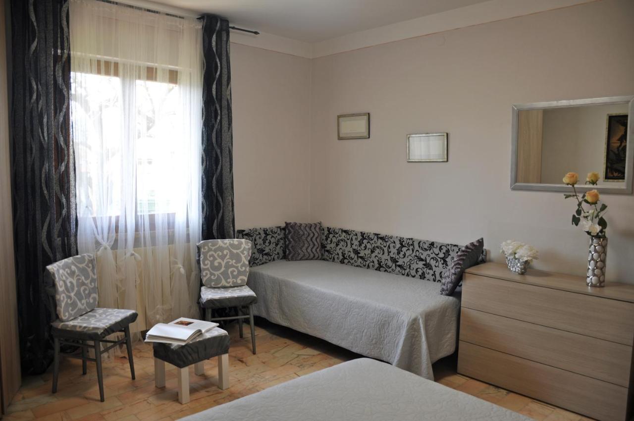 Casa In Campagna A Tre Chilometri Dal Mare Con Parcheggio Privato Querceta Exterior foto
