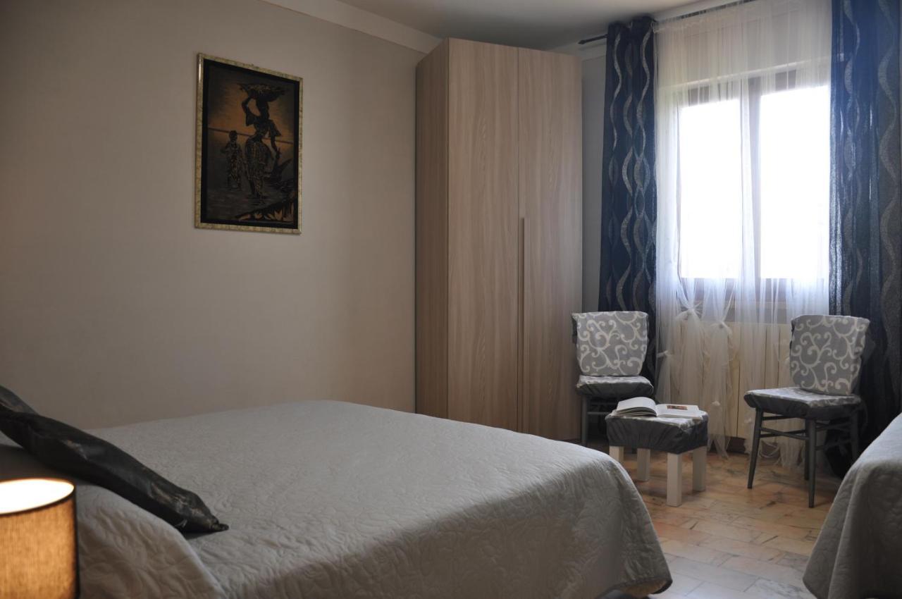 Casa In Campagna A Tre Chilometri Dal Mare Con Parcheggio Privato Querceta Exterior foto