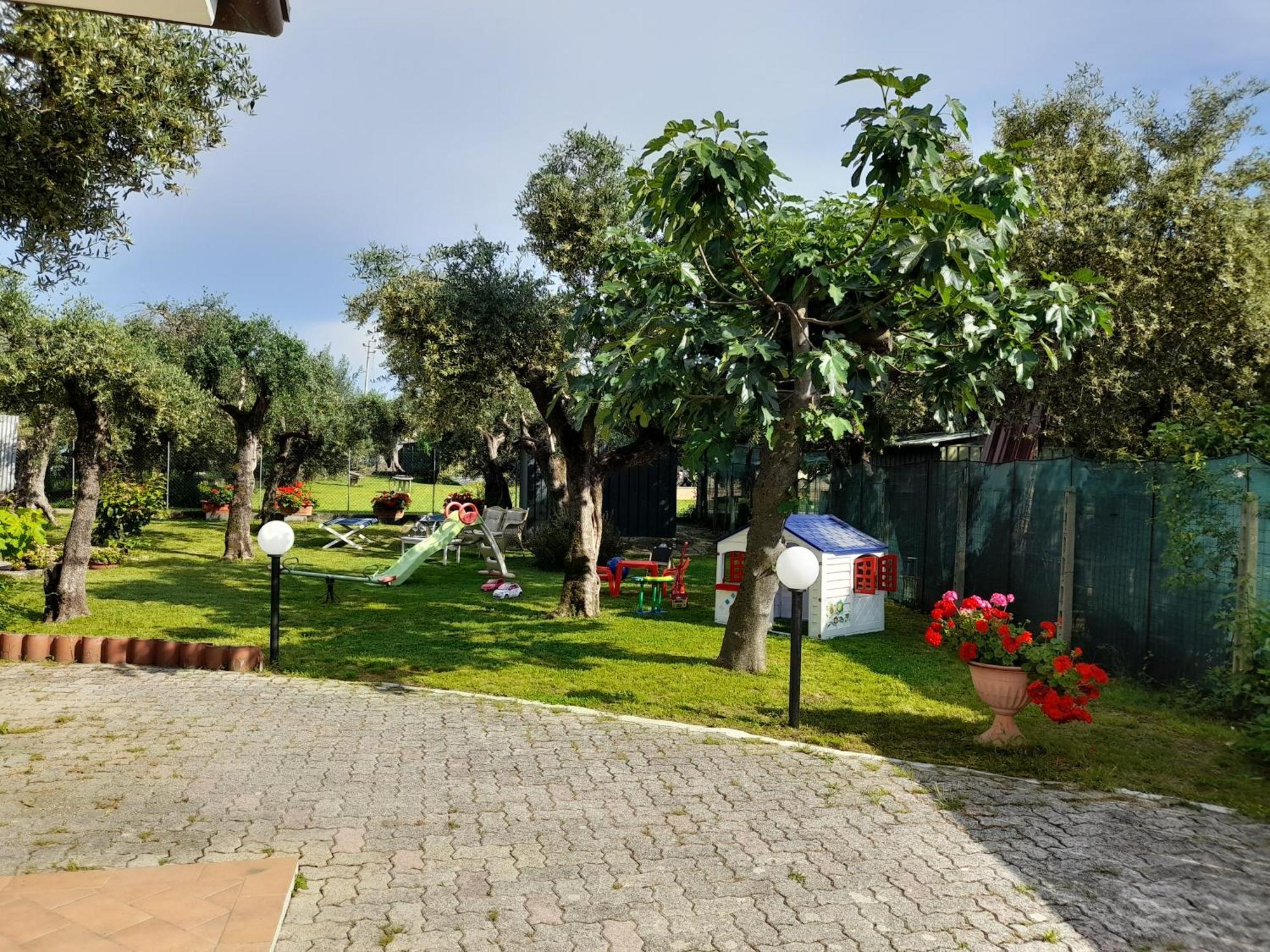 Casa In Campagna A Tre Chilometri Dal Mare Con Parcheggio Privato Querceta Exterior foto